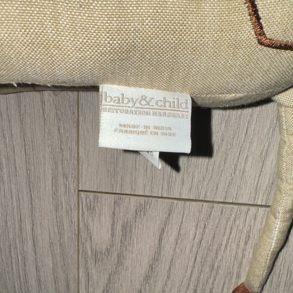 Restoration Hardware Baby and Child CHAMBRAY GIRAFFE - NATURAL. Display use. - Picture 5 of 5
